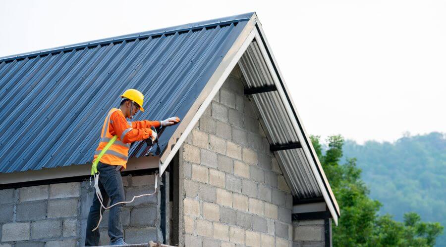 Expert Emergency Roof Repairs services in Wellsville, OH